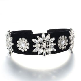 Retro Baroque Pearl Rhinestone Headband (Color: Black)